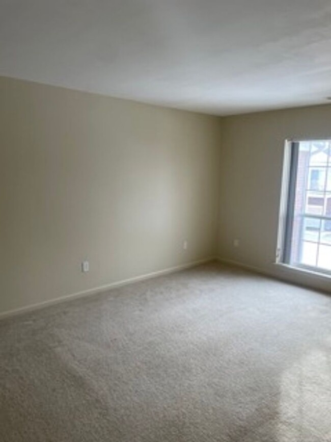 Foto del edificio - 2 BED 2 BATH NORTHVILLE CONDO WITH POOL AN...