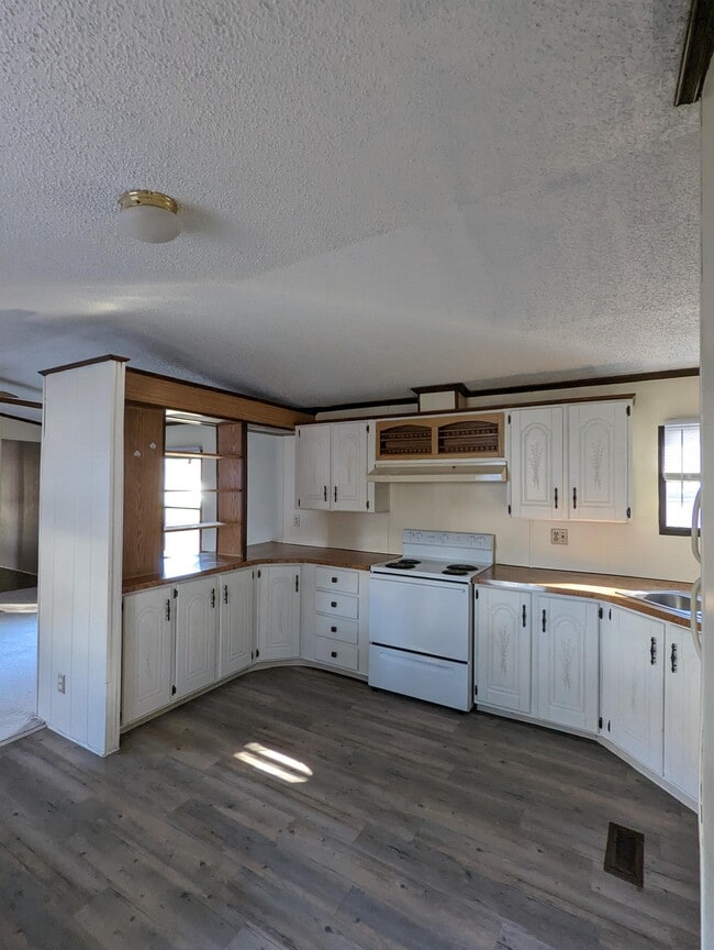 Building Photo - 247 Ransdell Ln