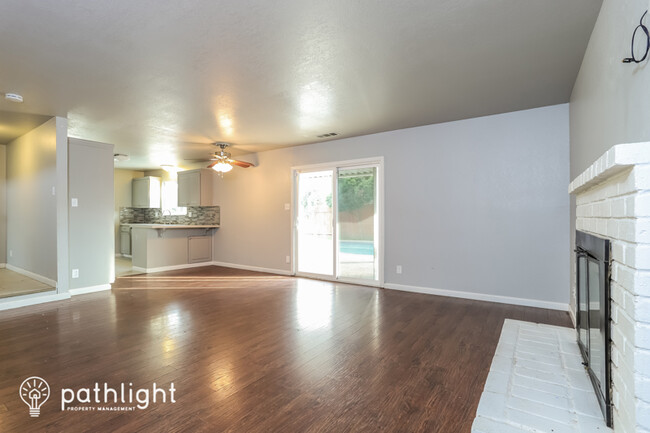 Foto del edificio - 934 Oakhurst Way