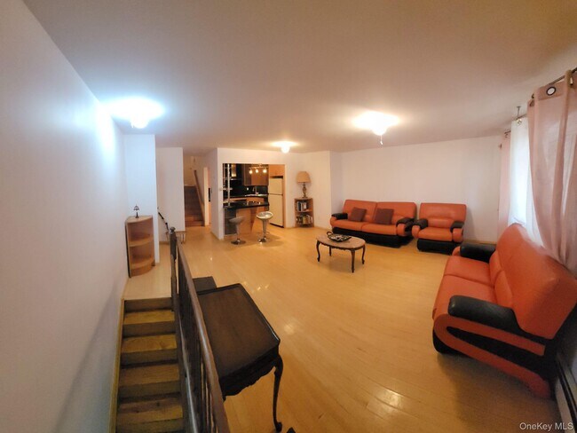 Foto del edificio - 63-25B Bourton St