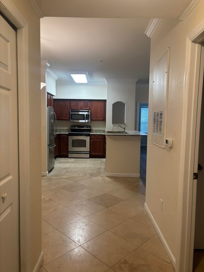 Building Photo - 2801 Chancellorsville Dr