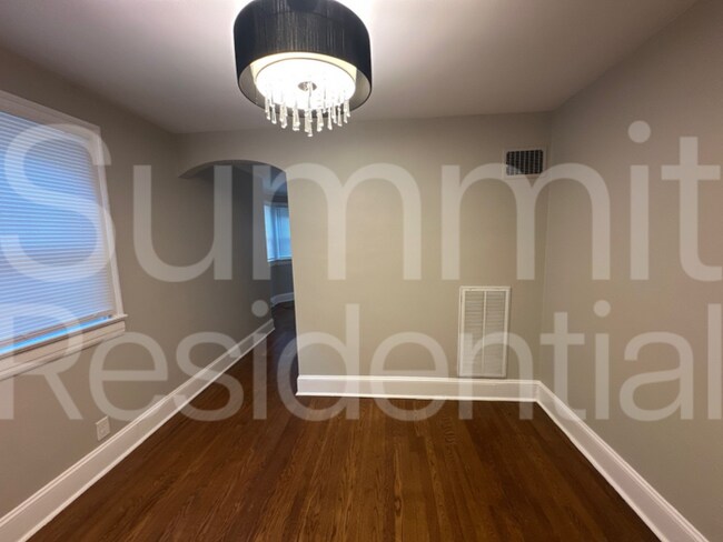 Building Photo - 316 Bickett Blvd