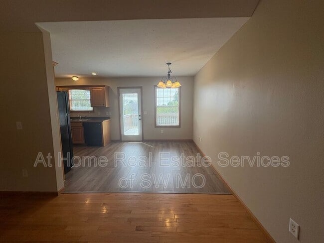 Building Photo - 3008 W Garton Rd