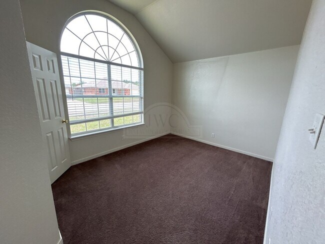 Foto del edificio - 5001 Morning Star Ln