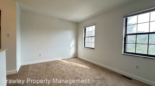 Building Photo - 3 br, 2.5 bath House - 563 E. Graham Pl