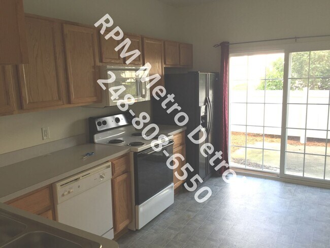 Building Photo - IMMEDIATE OCCUPANCY/ AWESOME CONDO!!!!