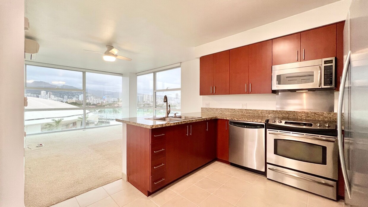 Foto principal - MOVE-IN READY 1 BED/1 BATH/1 PRKG IN 909! ...