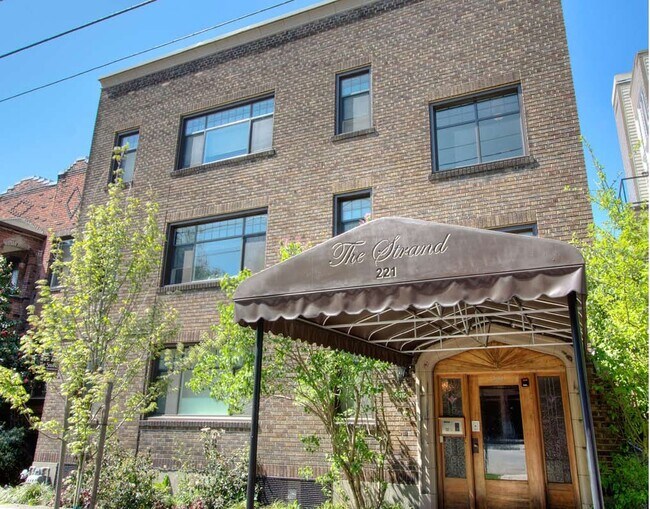 Building Photo - 221 Belmont Ave E