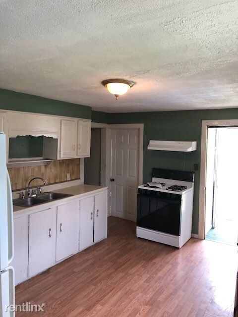 Primary Photo - 3 br, 1 bath Apartment - 100 R Cleveland st