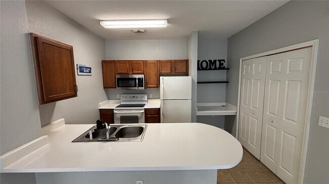 Building Photo - 8103 Lillies Way