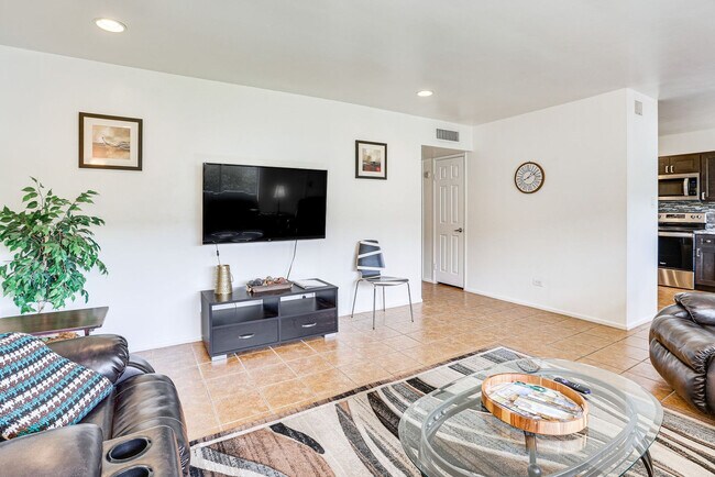 Foto del edificio - 6805 E 2nd St