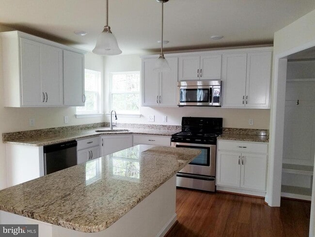 Building Photo - 10312 Bluebird Ct