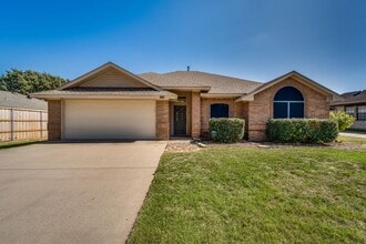 Building Photo - 1644 Greenway Ct