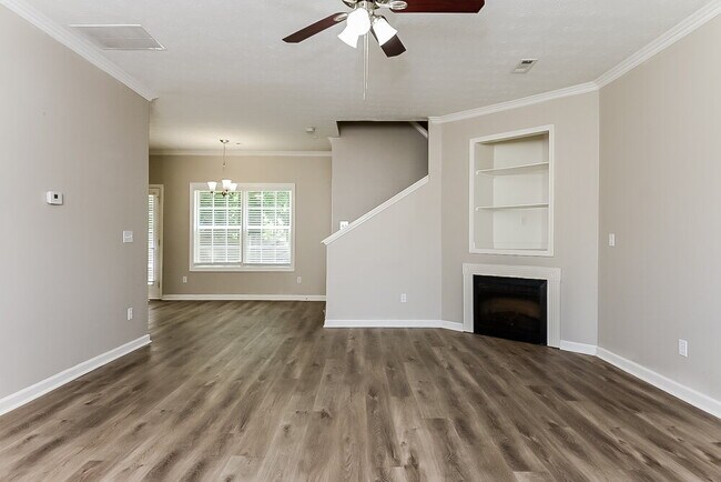 Building Photo - 220 Cranesbill Way