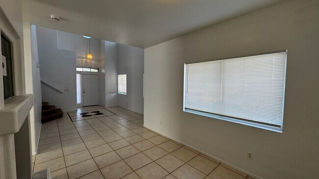 Foto del edificio - 7290 Golden Star Ave