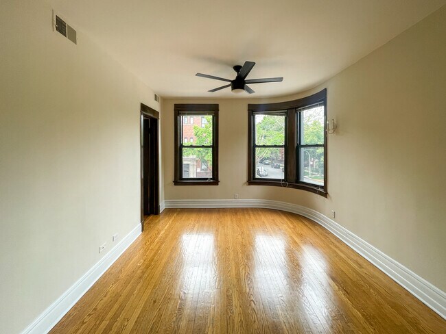 Foto del edificio - 3857 N Southport Ave
