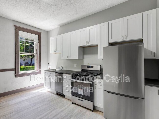 Foto del edificio - 214-216 W Steins St