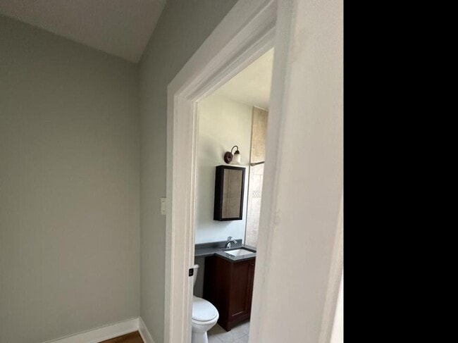 Building Photo - 0 bedroom in Chicago IL 60610