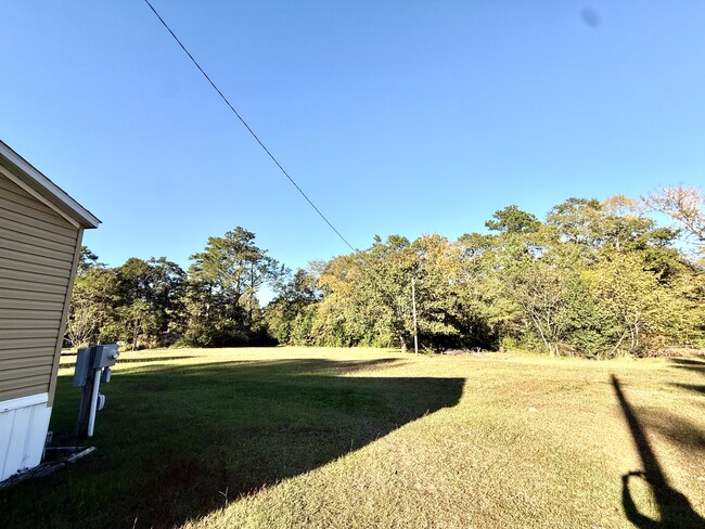 Building Photo - 443 Willow Run Rd