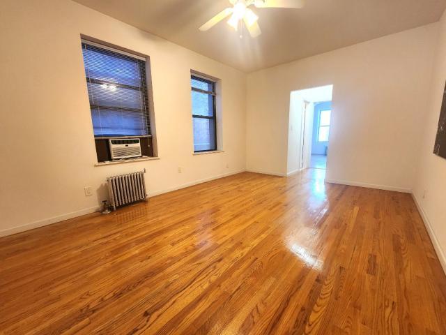 Building Photo - 1 bedroom in SUNNYSIDE NY 11104