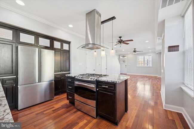 Building Photo - 389 Conarroe St