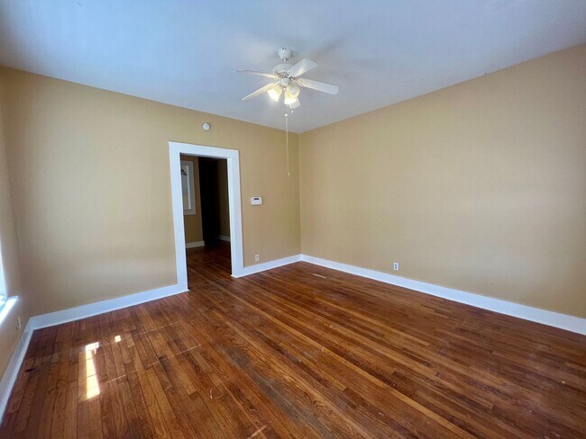 Building Photo - **APPLICATION RECEIVED** *MOVE IN SPECIAL*...