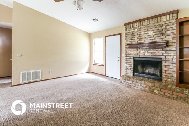 Building Photo - 1716 Jackson Dr
