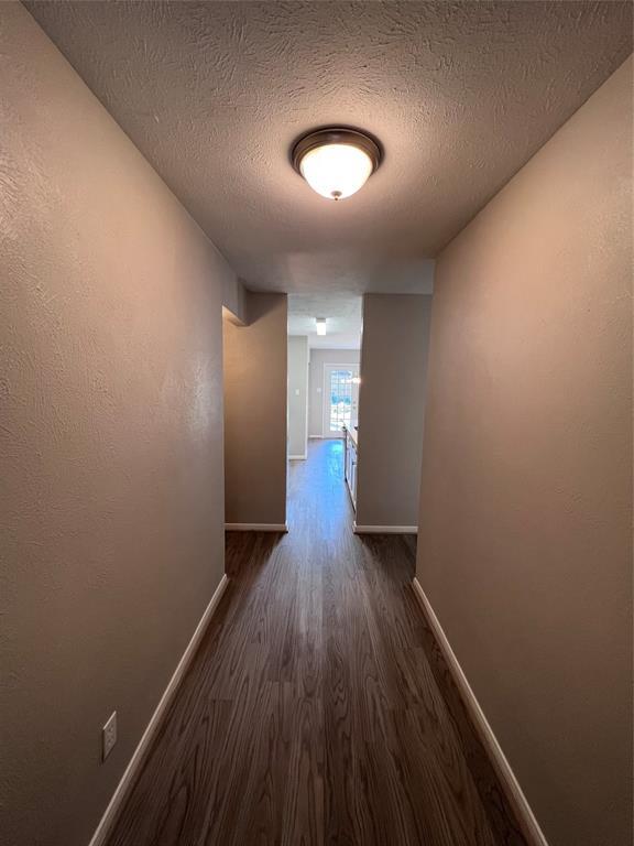 Building Photo - 2818 Quail Run Dr