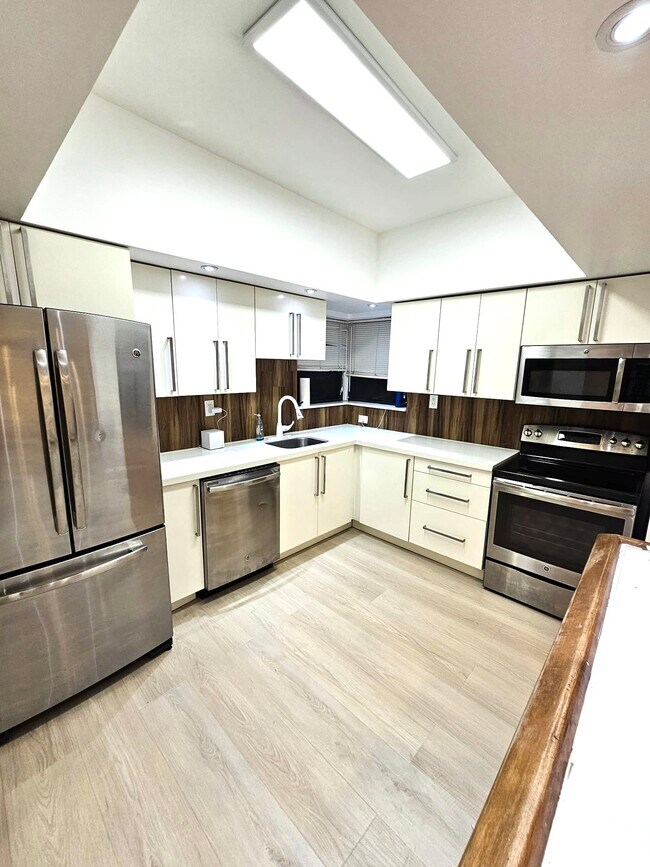 Foto del edificio - 580 NE 172nd St
