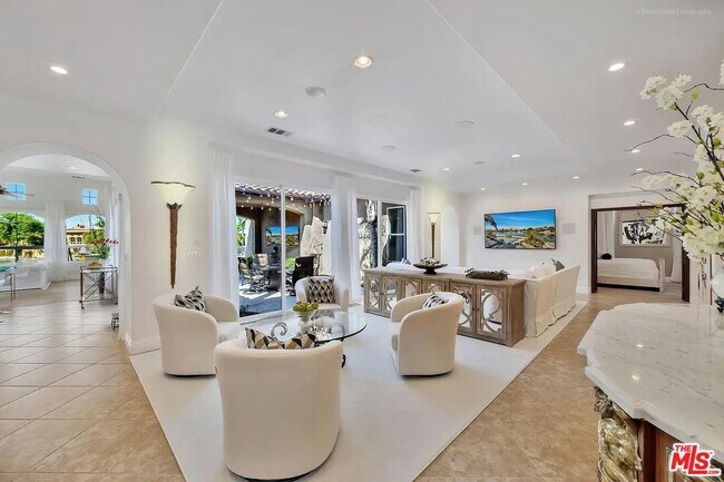 Building Photo - 14 Via Santa Velera