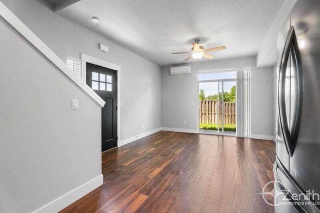 Building Photo - 1530 NW 29th Pl