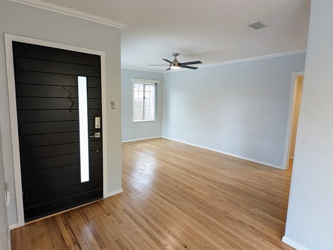 Building Photo - 2746 Thurman Ave