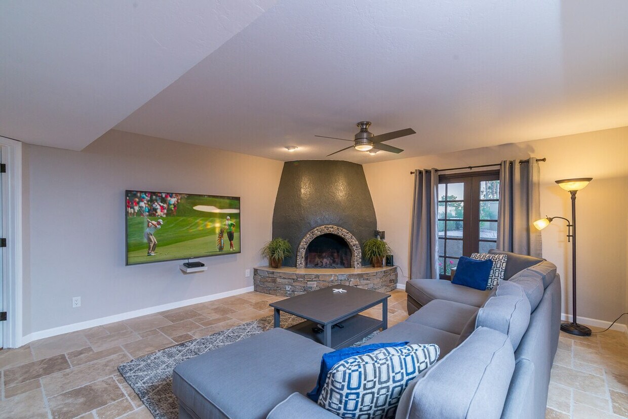 Foto principal - 6802 E Ludlow Dr