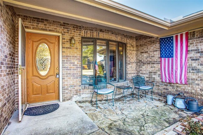 Building Photo - 820 Green Brook Dr