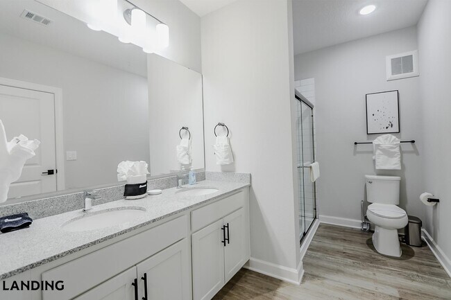 Foto del edificio - 5001 Willowgate Loop