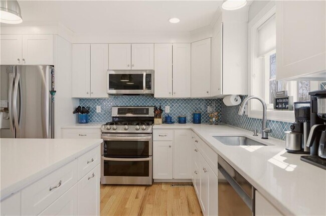 Foto del edificio - 3 Rego Ave