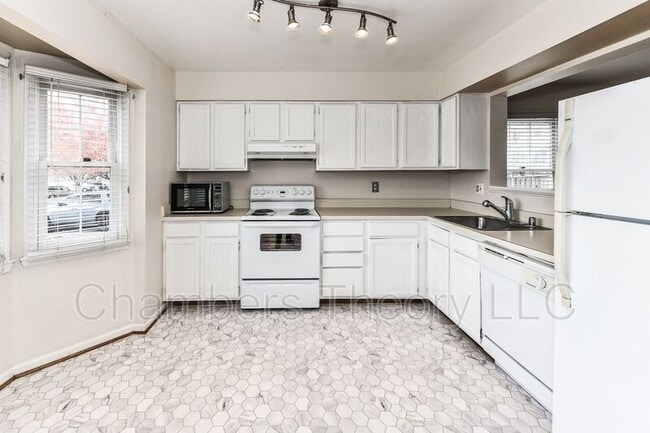Building Photo - 14639 Stone Range Dr