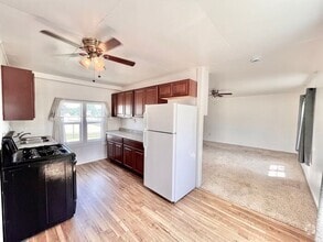 Building Photo - 4409 W Eisenhower Blvd