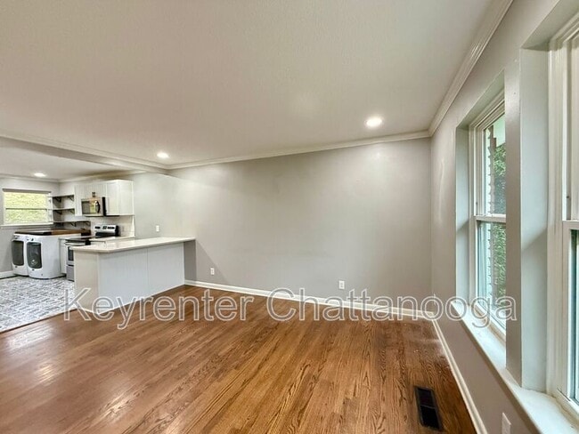 Building Photo - 904 Tremont St