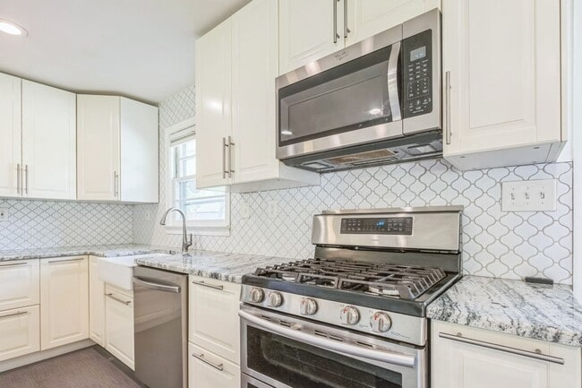 Building Photo - Charming 3BR House in Decatur
