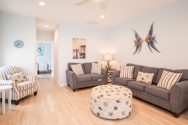 Building Photo - PET FRIENDLY OFF-SEASON RENTAL WITH OCEAN VIEW