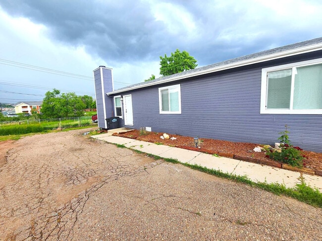 Building Photo - 4450 Loomis Ave