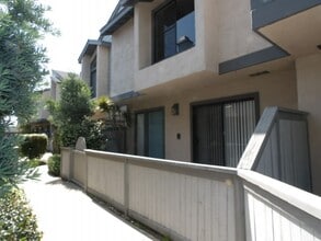 Building Photo - 2135 E Valley Pkwy