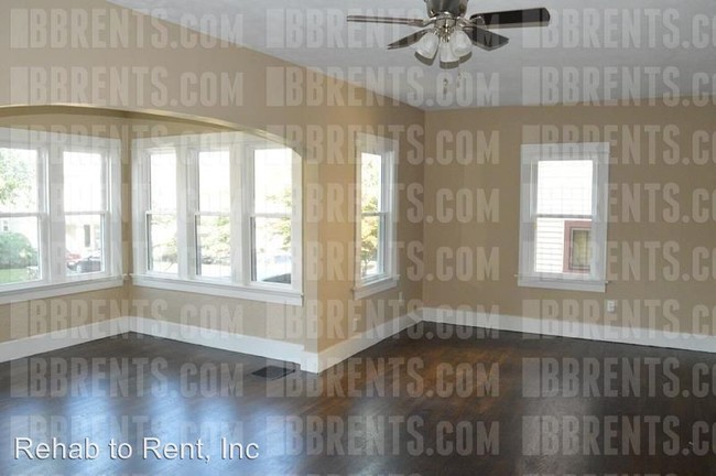 Building Photo - 3 br, 2 bath House - 234 Sandhurst Drive