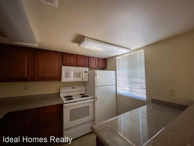 Building Photo - 4421 Alexis Dr