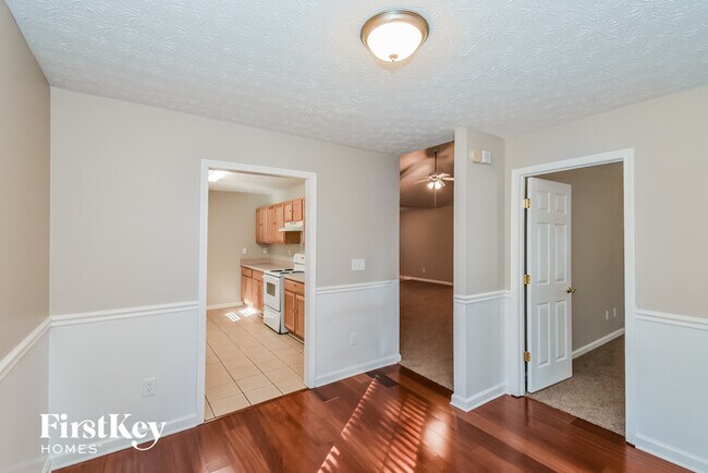 Building Photo - 5125 Woodmond Dr