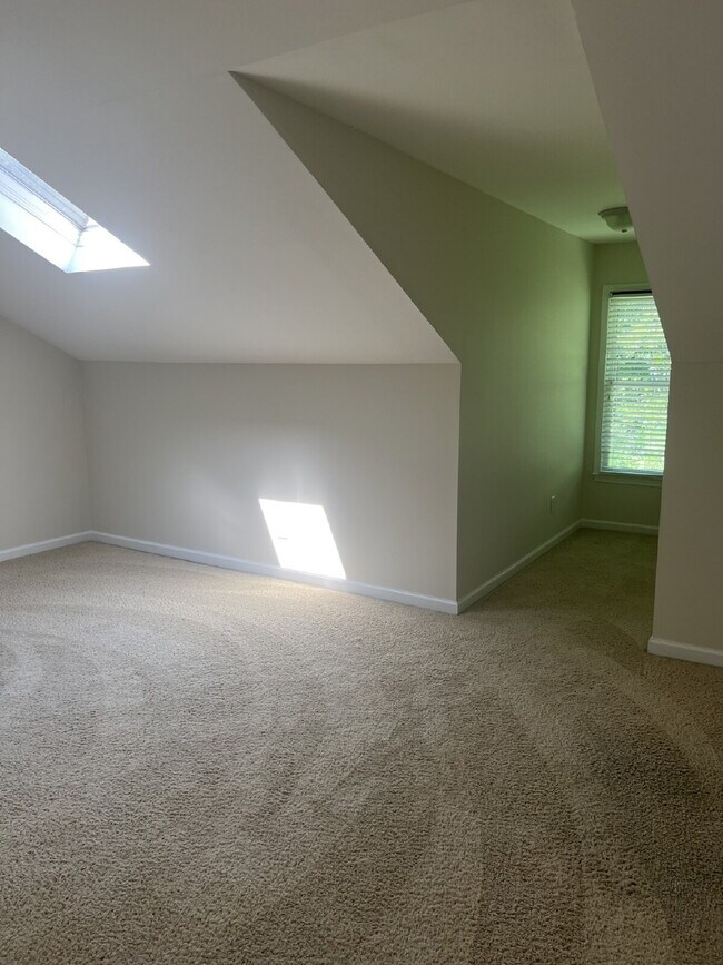 Building Photo - Excellent price for this wonderful John Wieland townhouse in swim / tennis neighborhood.