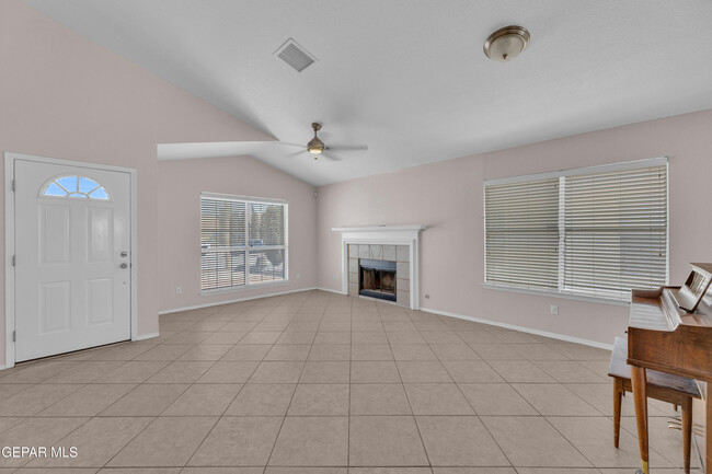 Foto del edificio - 11868 Oak Crossing Dr