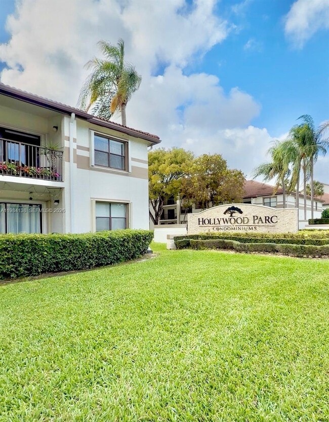 Building Photo - 650 S Park Rd