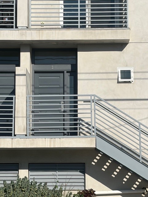 Building Photo - 14033 Riverside Dr